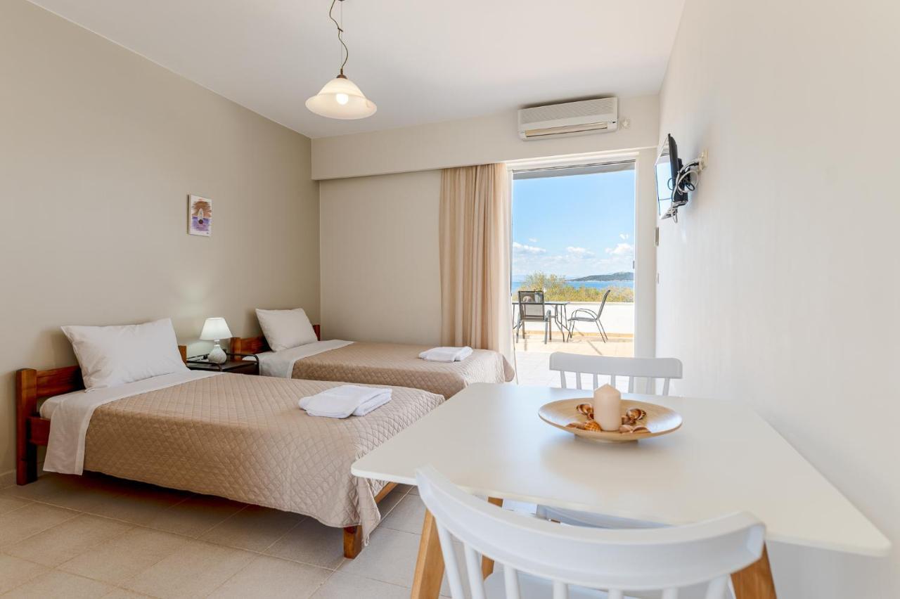 Ο Μόλος Apartment Marmari  Exterior photo